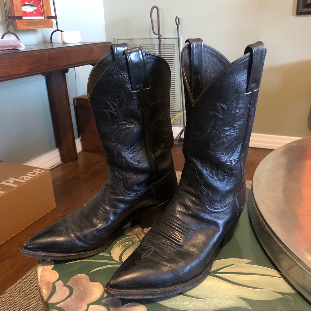 Justin Black Cowboy Boots 8.5 pointed toe